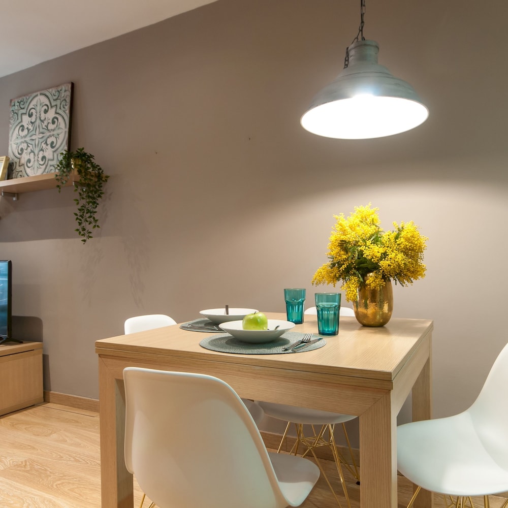 Paseo DE Gracia Modernist Apartment TWO BED TWO Bath By Myrentalhost