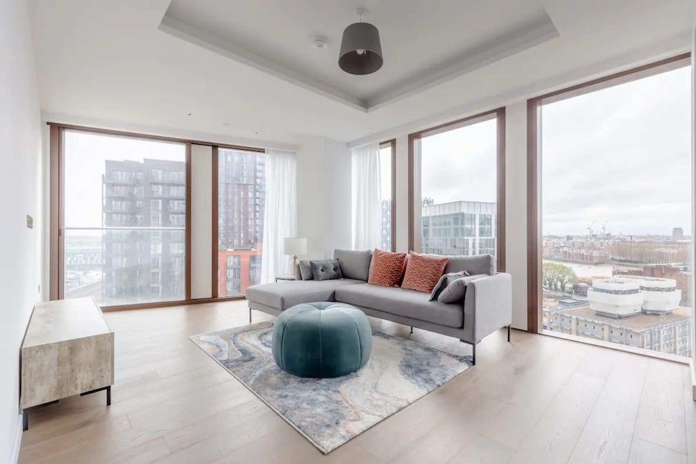 Luxurious 3 Bedroom Flat by the River Thames - Vauxhall