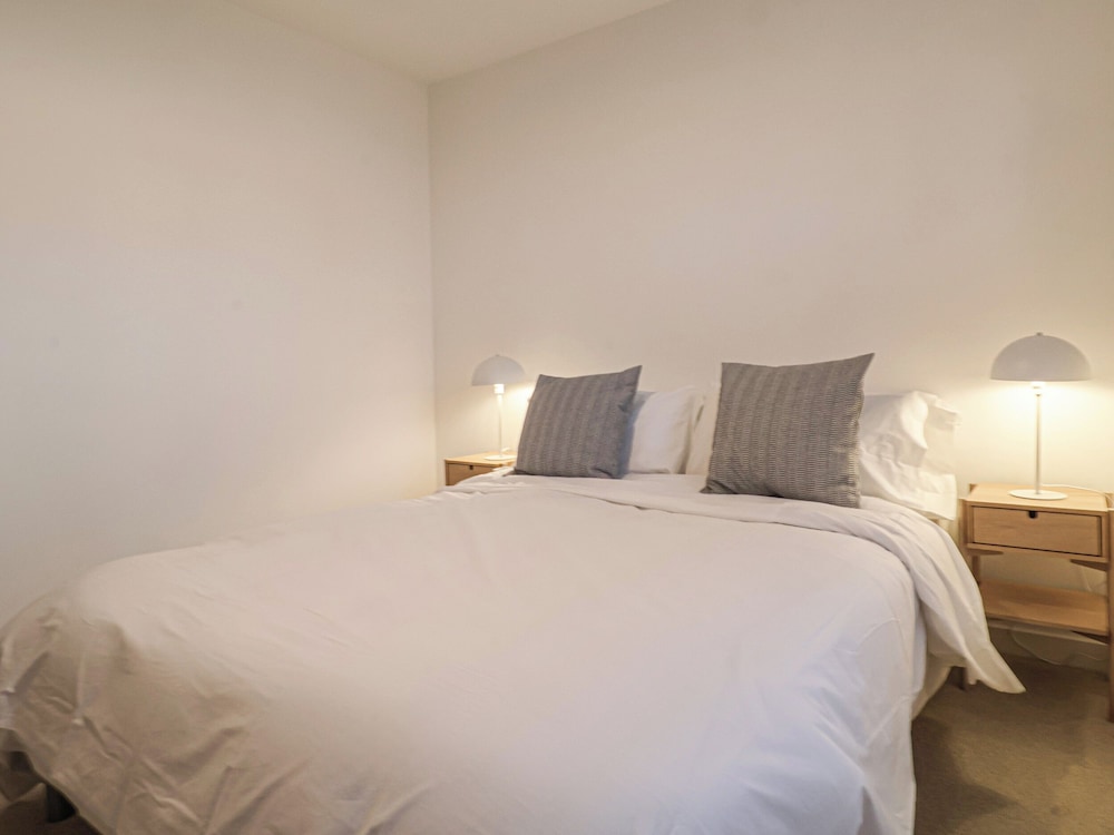Inishnee House