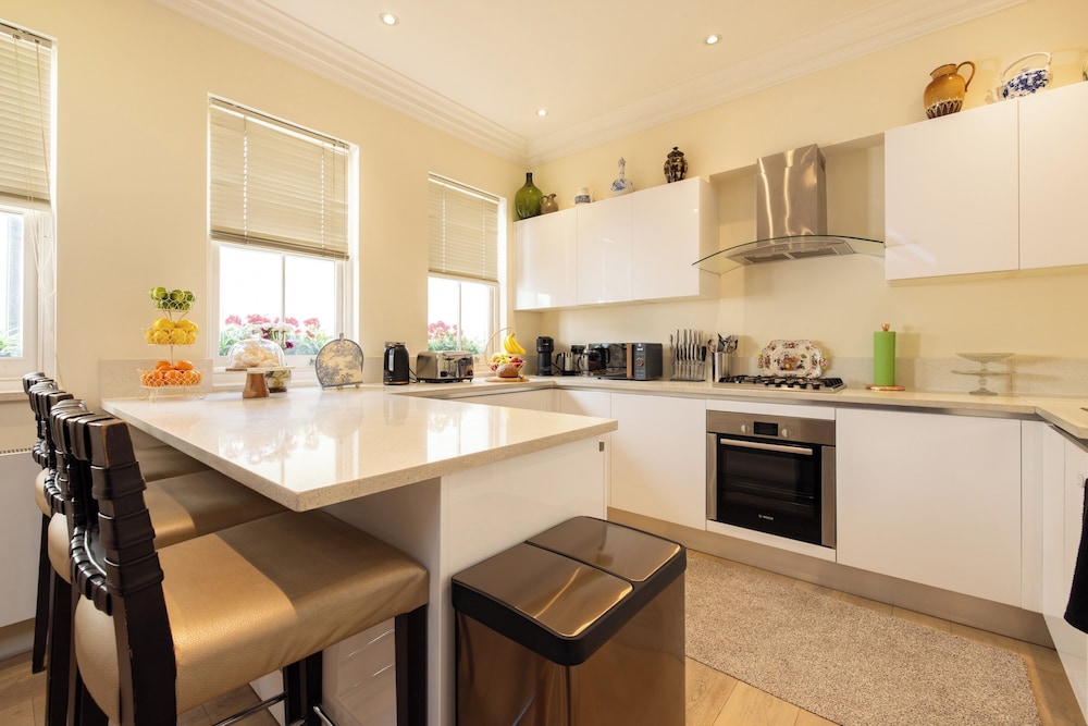Large 3-bed 5-guest 1841 Duplex House Paddington