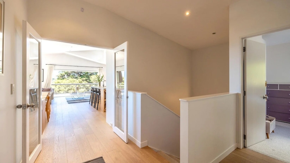 Onetangi Seaview Residence