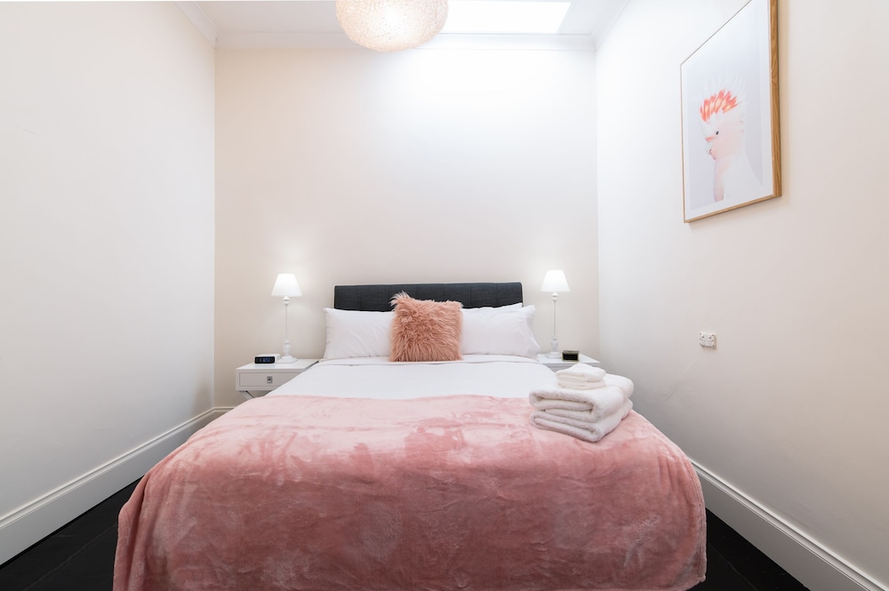 Lovely 2BR Home in Norwood