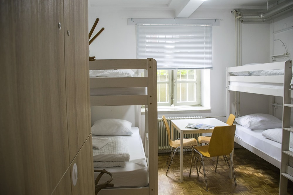 Hostel DIC
