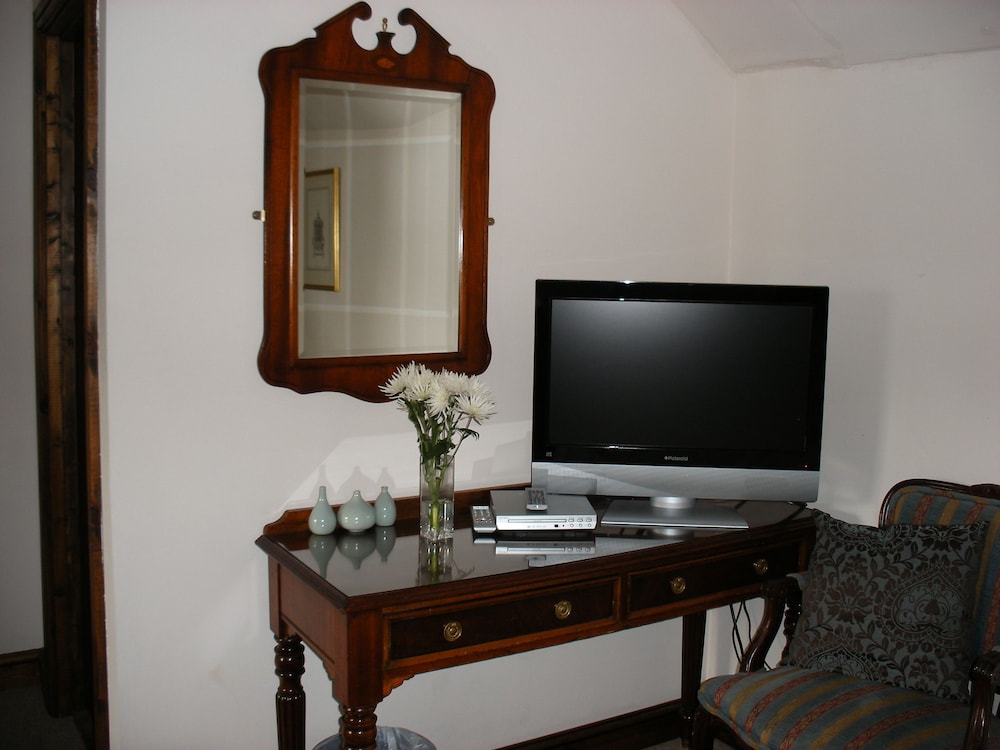 The Whitminster Inn