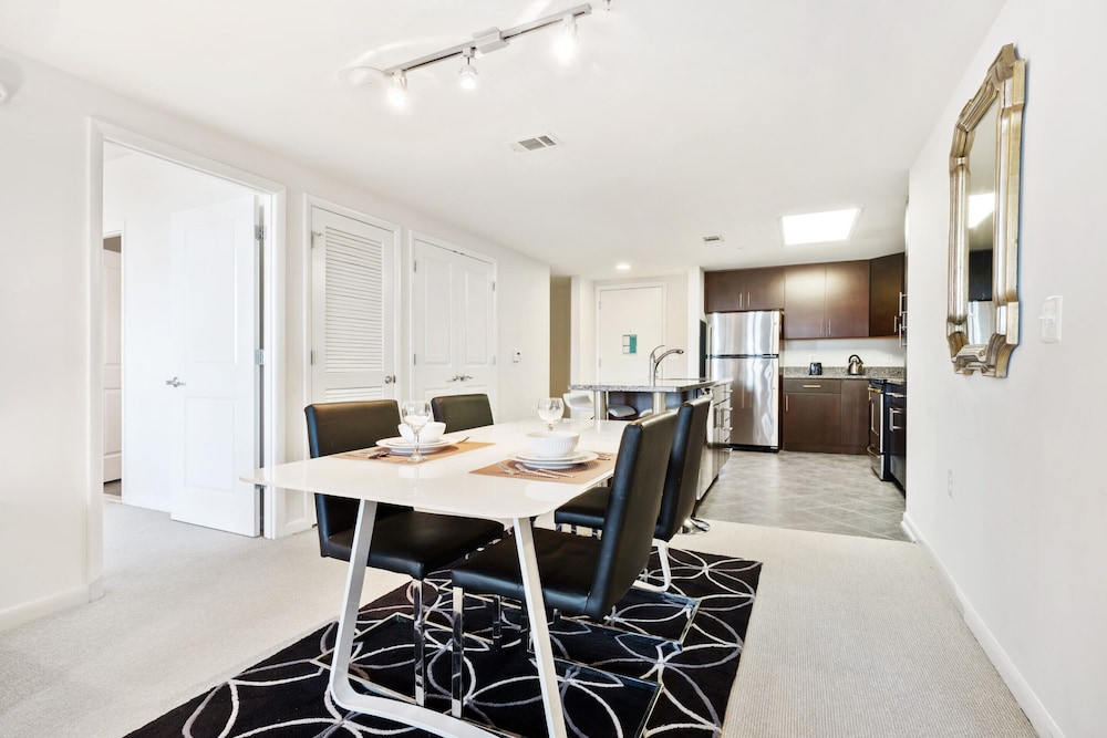 Global Luxury Suites at The Convention Center