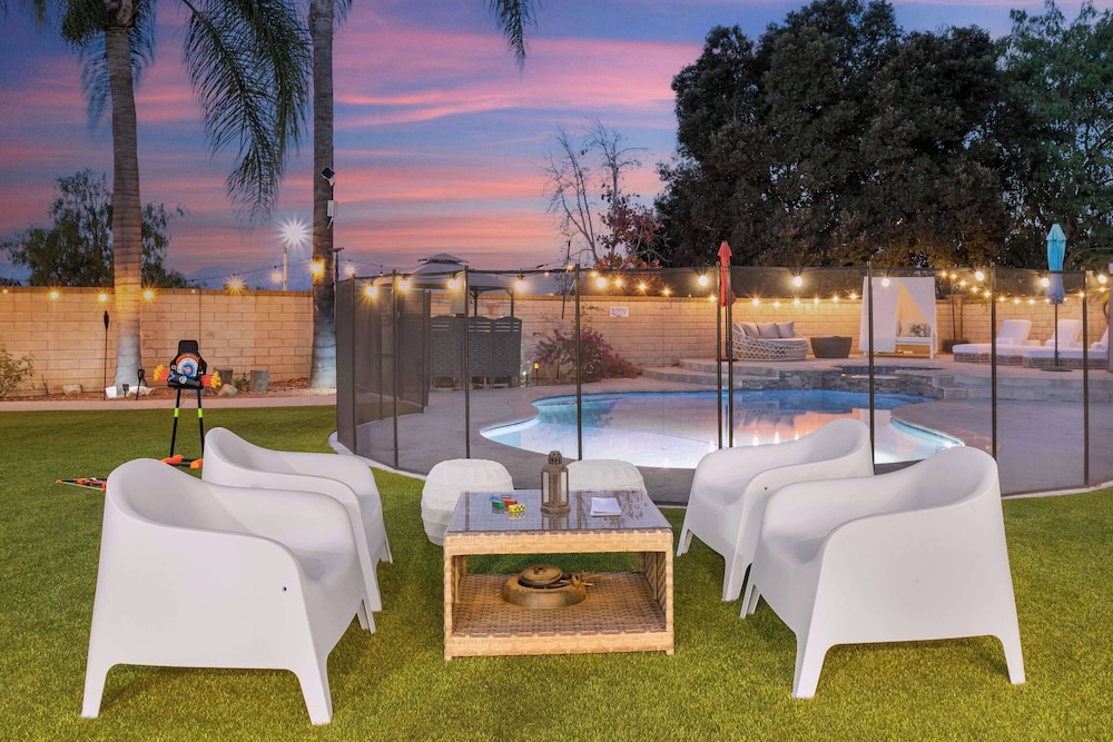 Luxury Pool Home w Theater Games & Mountain View