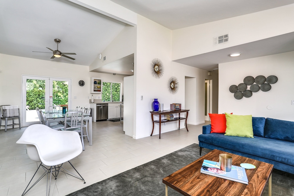 Luring Palms Oasis