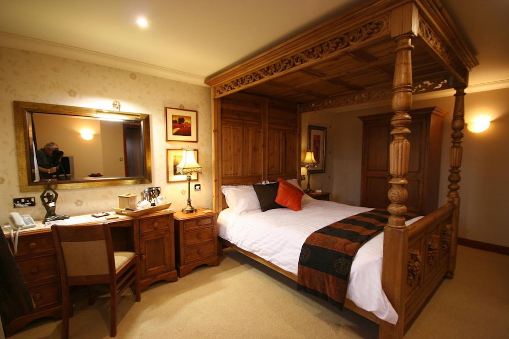 Three Horseshoes Country Inn and Spa
