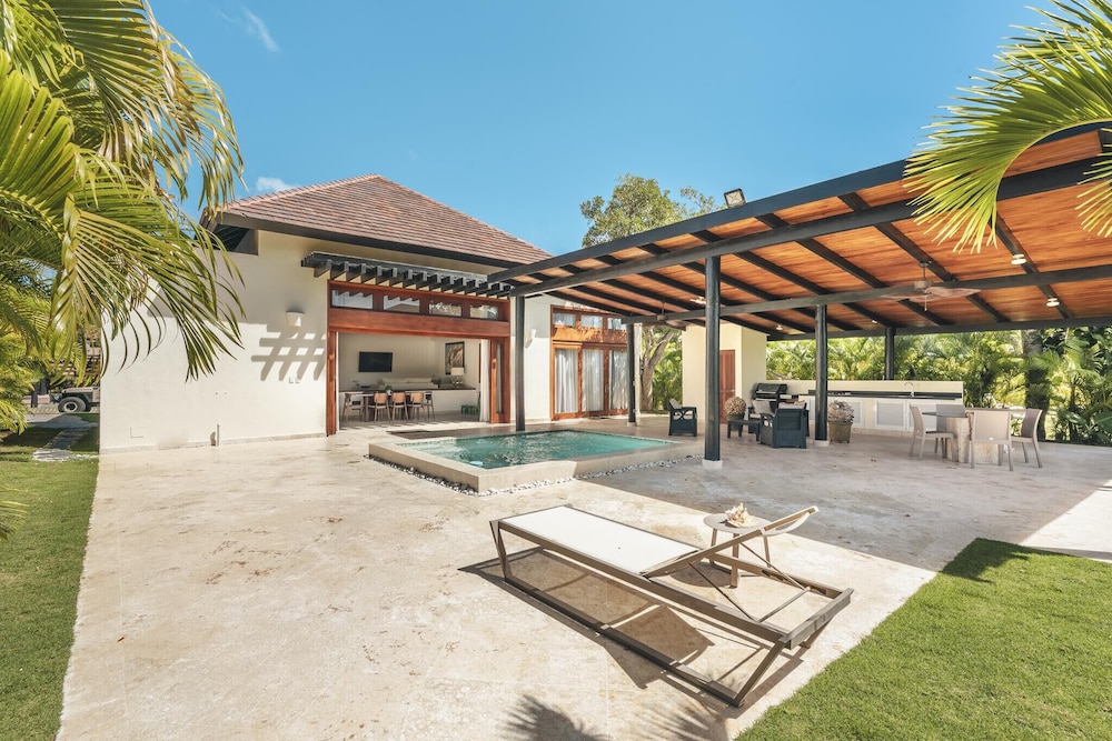 Amazing Villa With Private Patio bbq in Cap Cana