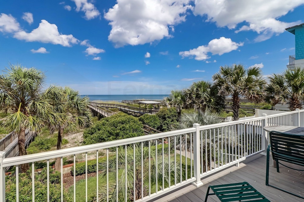 Fernandina Beach Vacations - Dog Friendly Oceanfront Beach House by RedAwning - Property Image 43