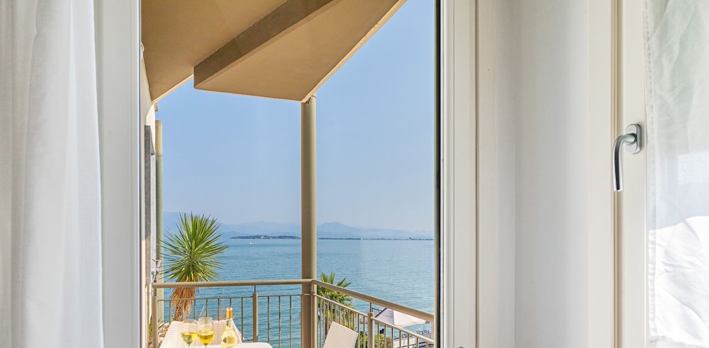 Residenza Miralago - 16 Domitilla - Locazione BK