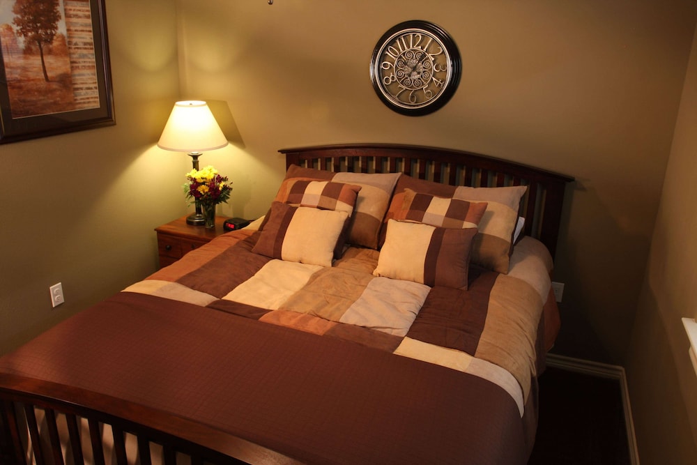 Eagle's Den Suites Kenedy a Travelodge by Wyndham