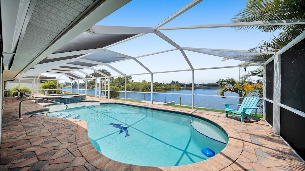 Casa de La Vista Pool Spa With Lakefront View