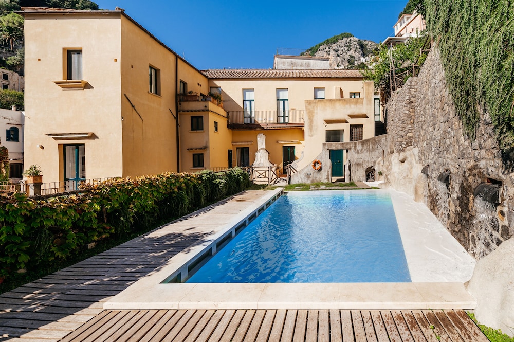 Amalfi Resort