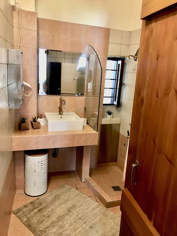 Lithinon Luxury Suites