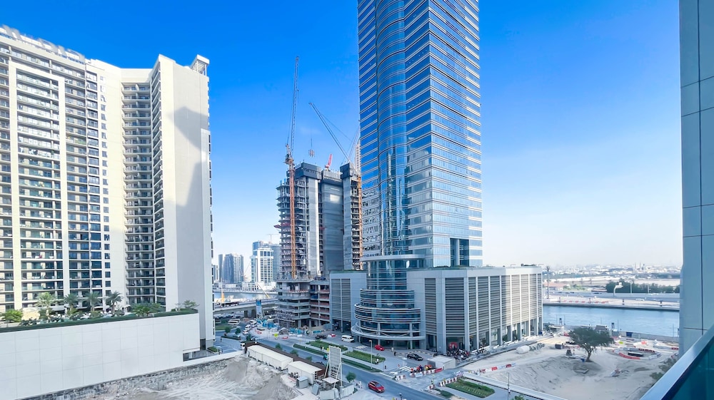 Luxury 2BR in Merano Tower Stunning City Views