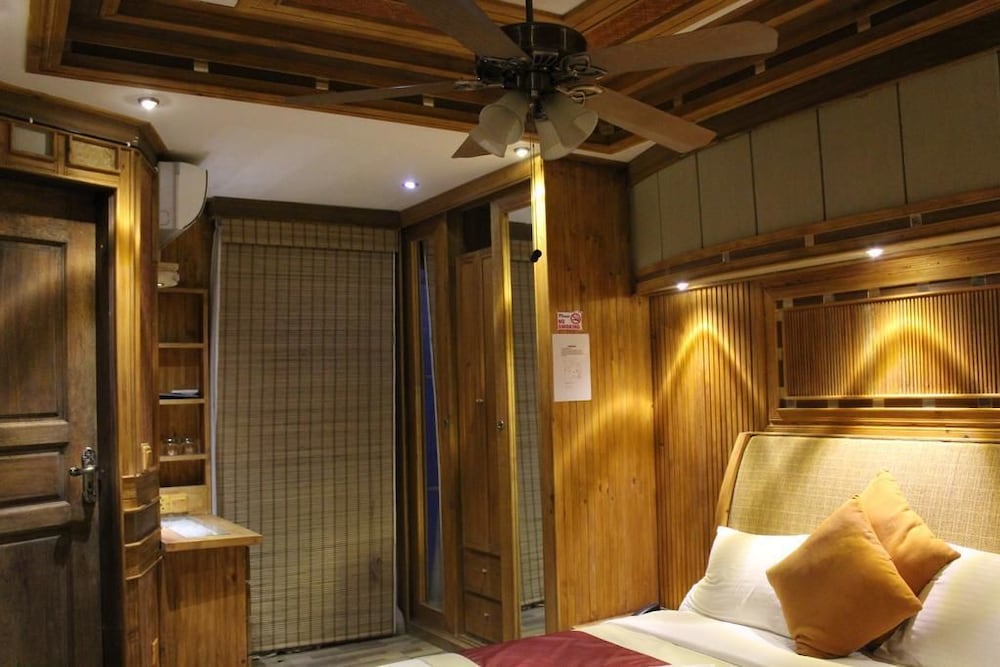 Eureka Serenity Athiri Inn