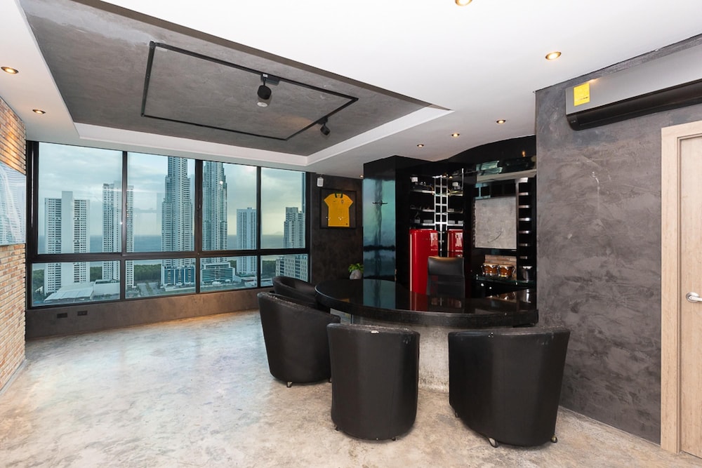 The Acomodo Penthouse Costa del Este