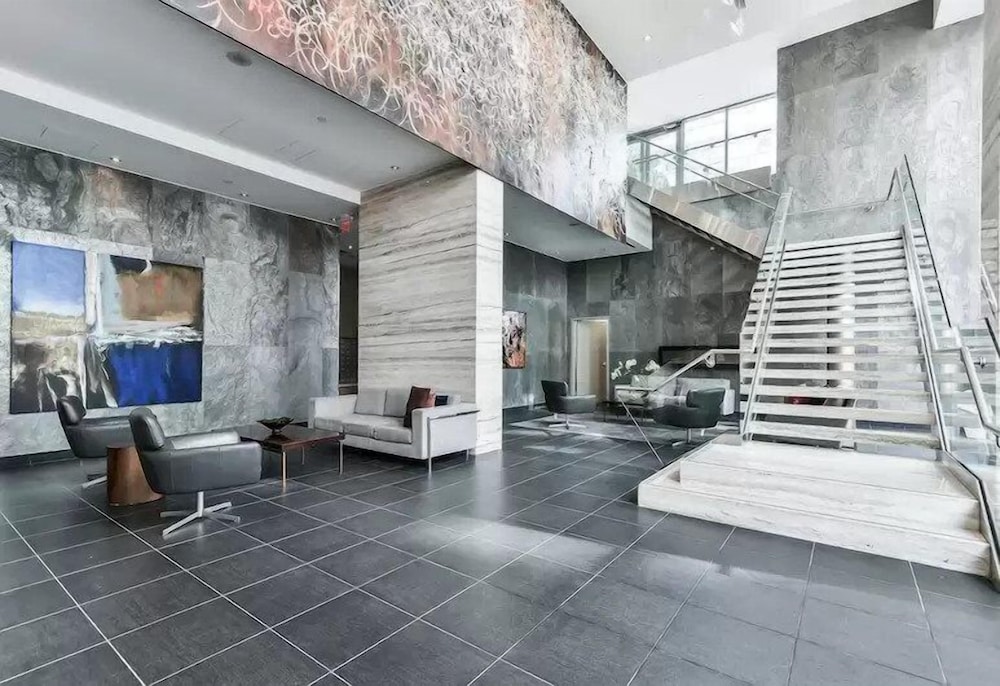 Gorgeous Luxury Condos near the CN Tower-1