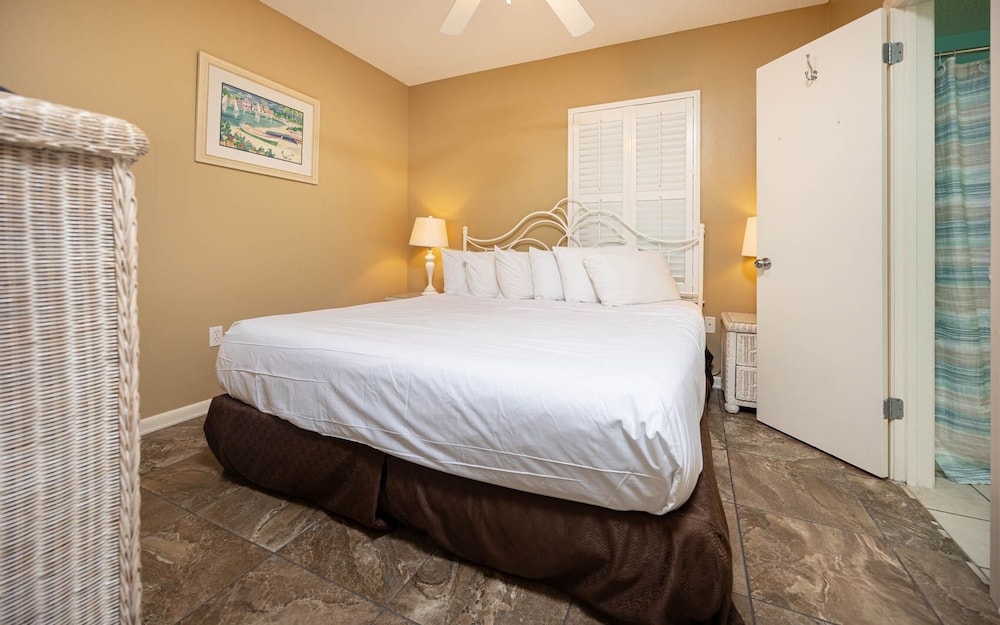 Phoenix X 610 3 Bedroom Condo