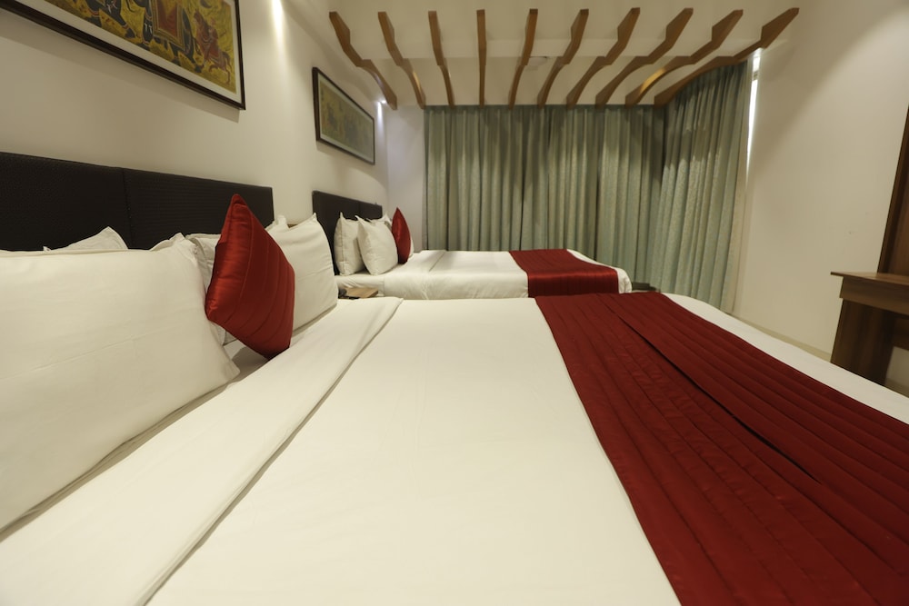 Hotel Shreeji Vatika-Airport Road