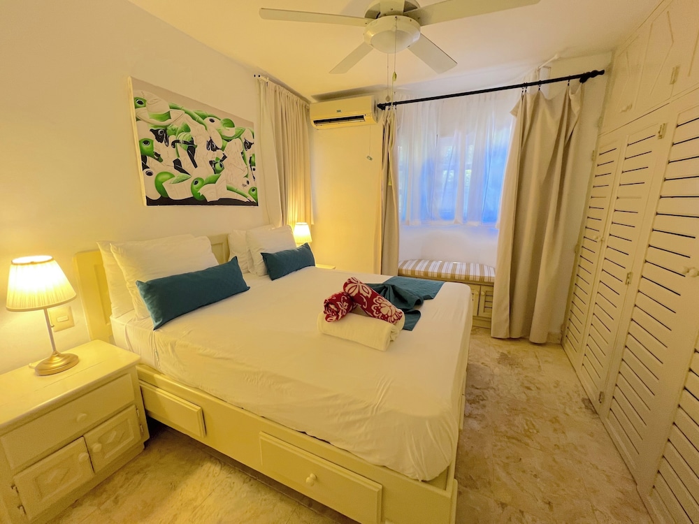 TROPICAL VILLAS playa LOS CORALES