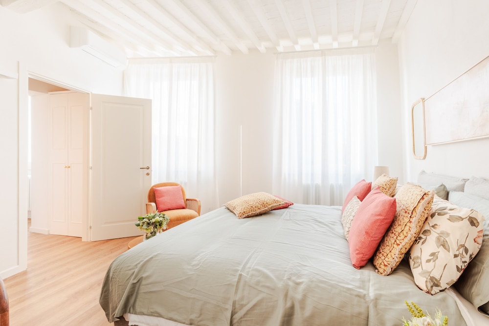 Letizia Penthouse in Lucca