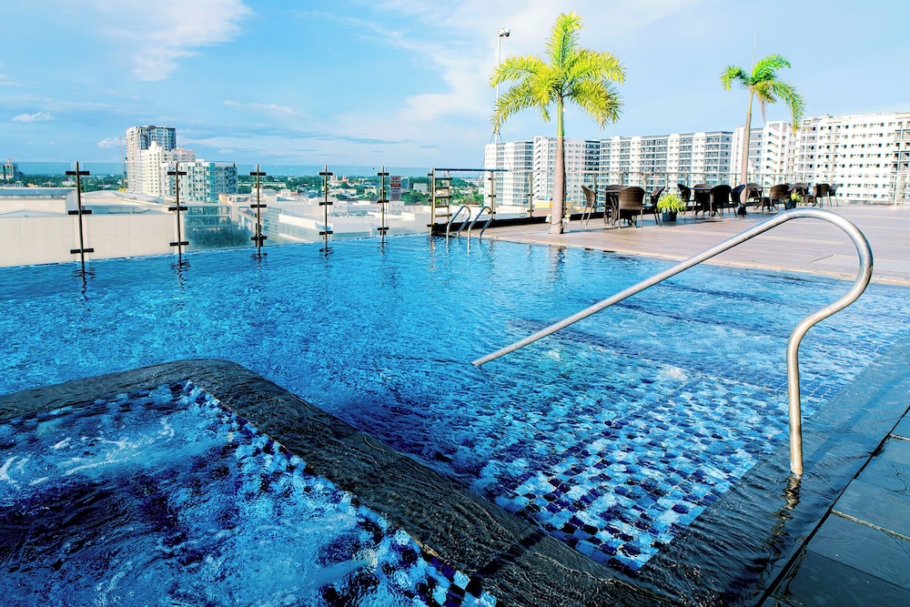 Convenient City Stay in Iloilo Business Park