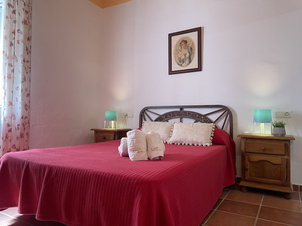 Casa Paquita con Piscina Privada en Maro By At Hom