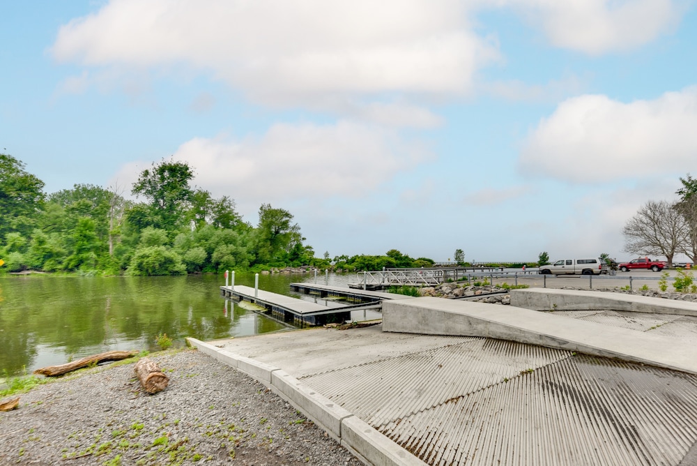 Point Breeze Vacation Rental, Walk to Lake Ontario view 2