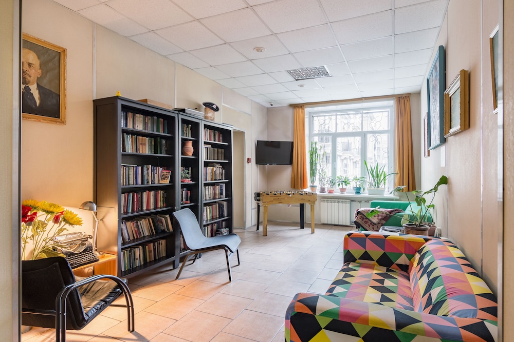 Metro-Tour Hostel