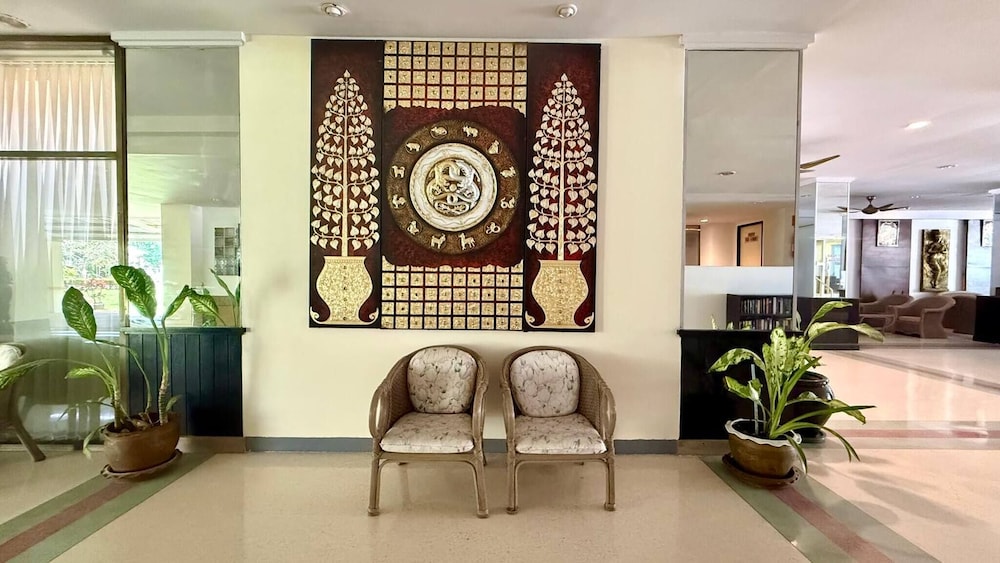Palace - Spacious 1 Bedroom Condo With Shared Pool