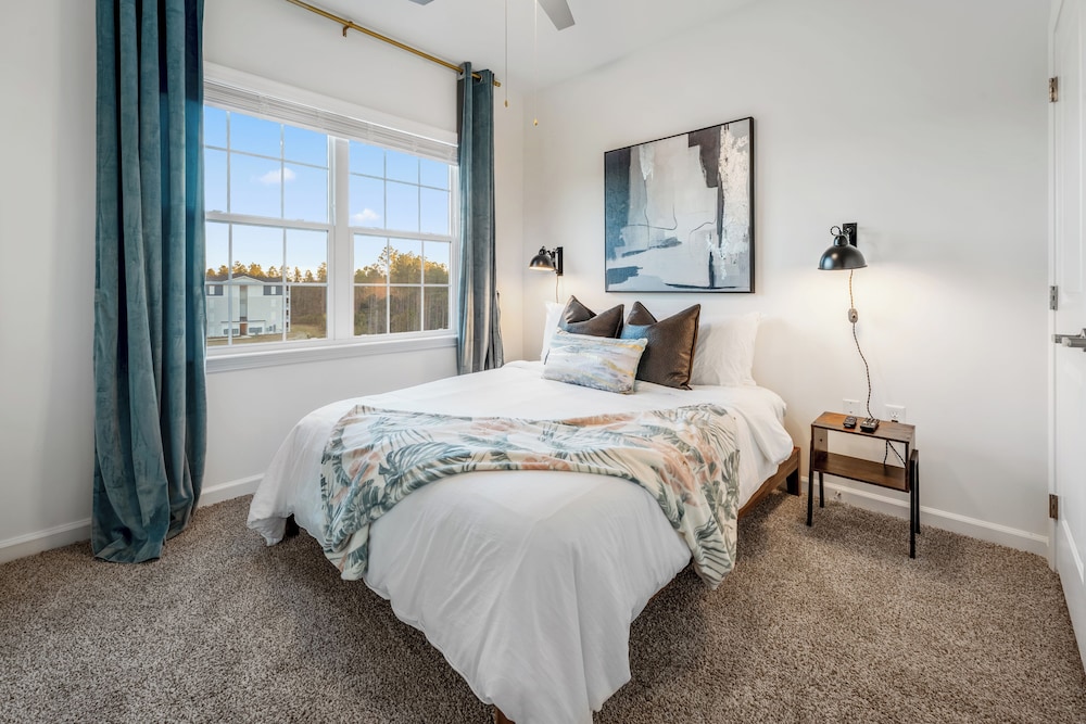 Luxurious Apartments - Pool Gym Bikes