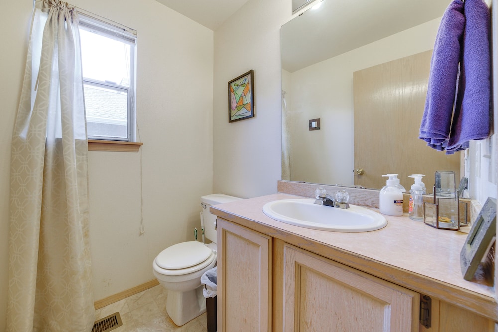 Walk to Hiking Trails: Renton Home w/ Fenced Yard!