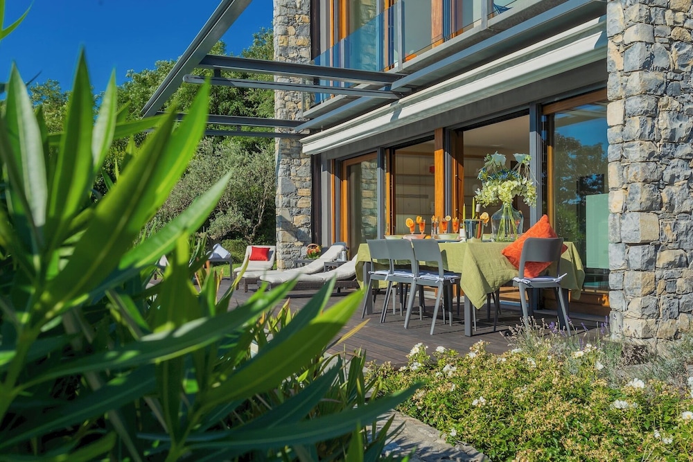 Villa Infinity by Rent all Como
