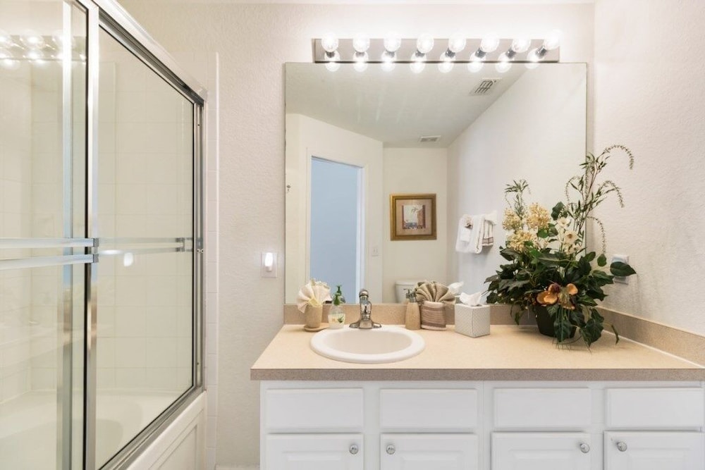 Windsor Hills Getaway: 3br, Pool, Near Disney 3 Bedroom Townhouse