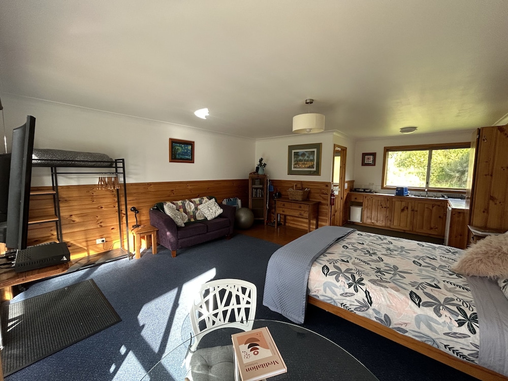 Clifton Beach Lodge
