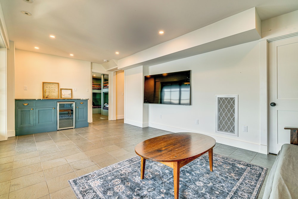 Scenic Views, Private Dock: Lake Bomoseen Retreat!