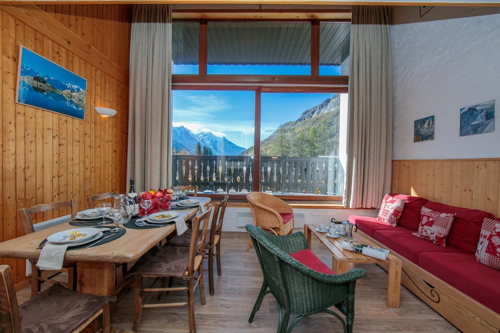 Chalet Charpoua in Le Tour Argenti re