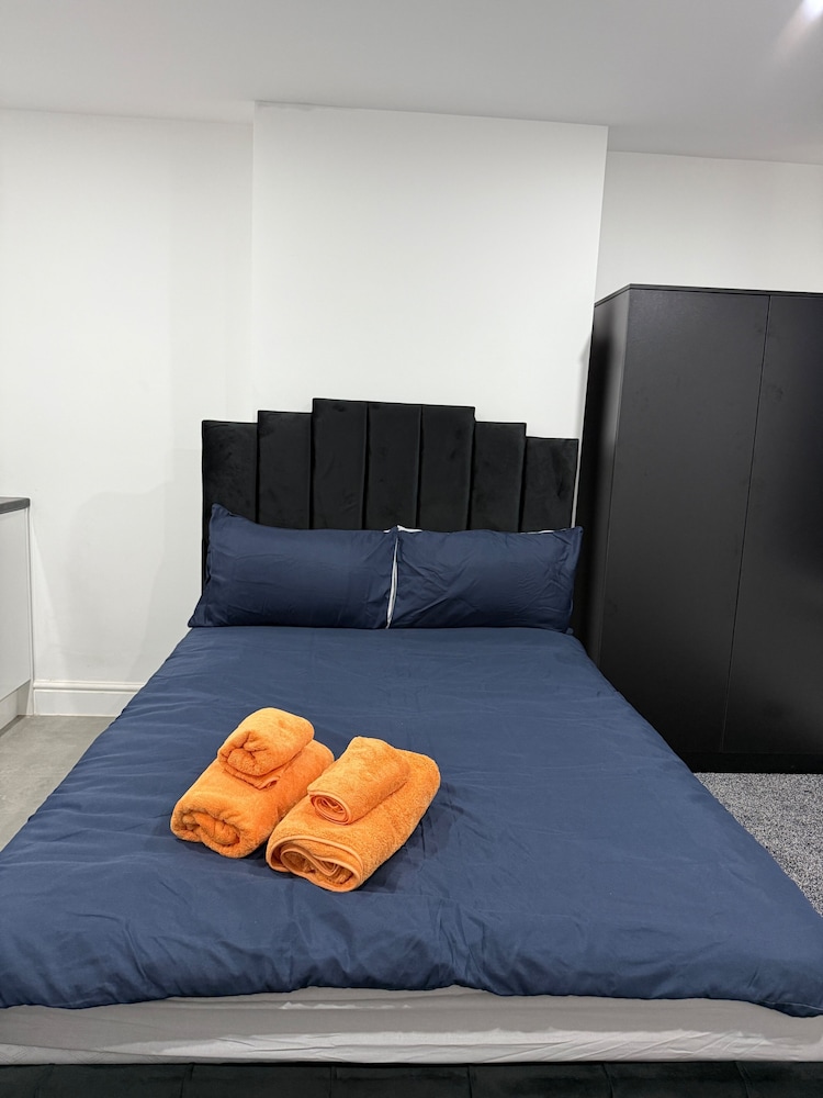 Studio - Sleeps 2 - Parking - Wifi