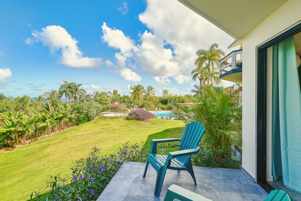 Catalina Tropical Lodge view 3