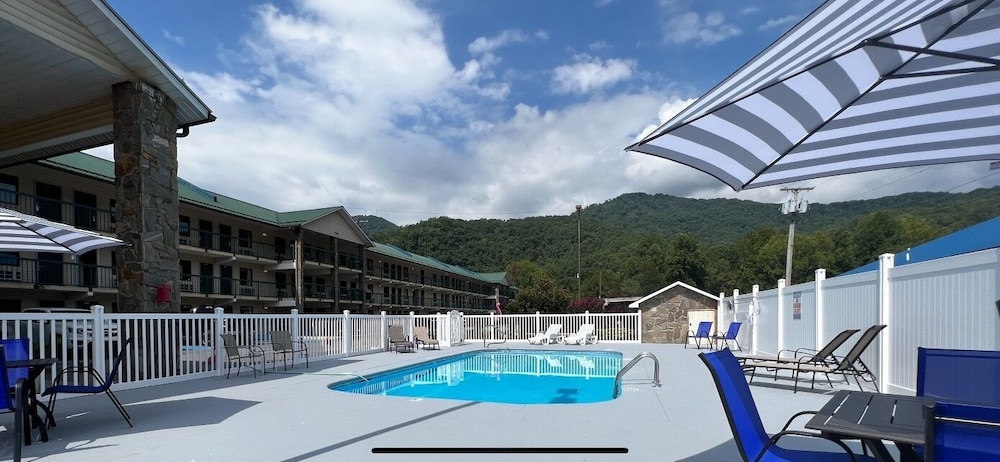 Cherokee Lodge