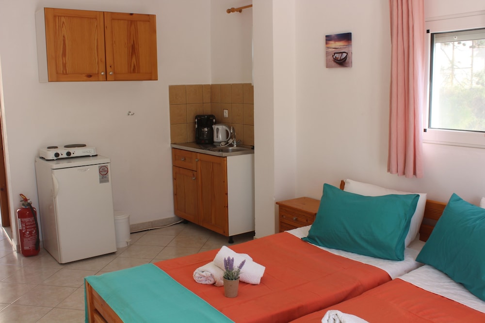 Aaron Studios Apartments