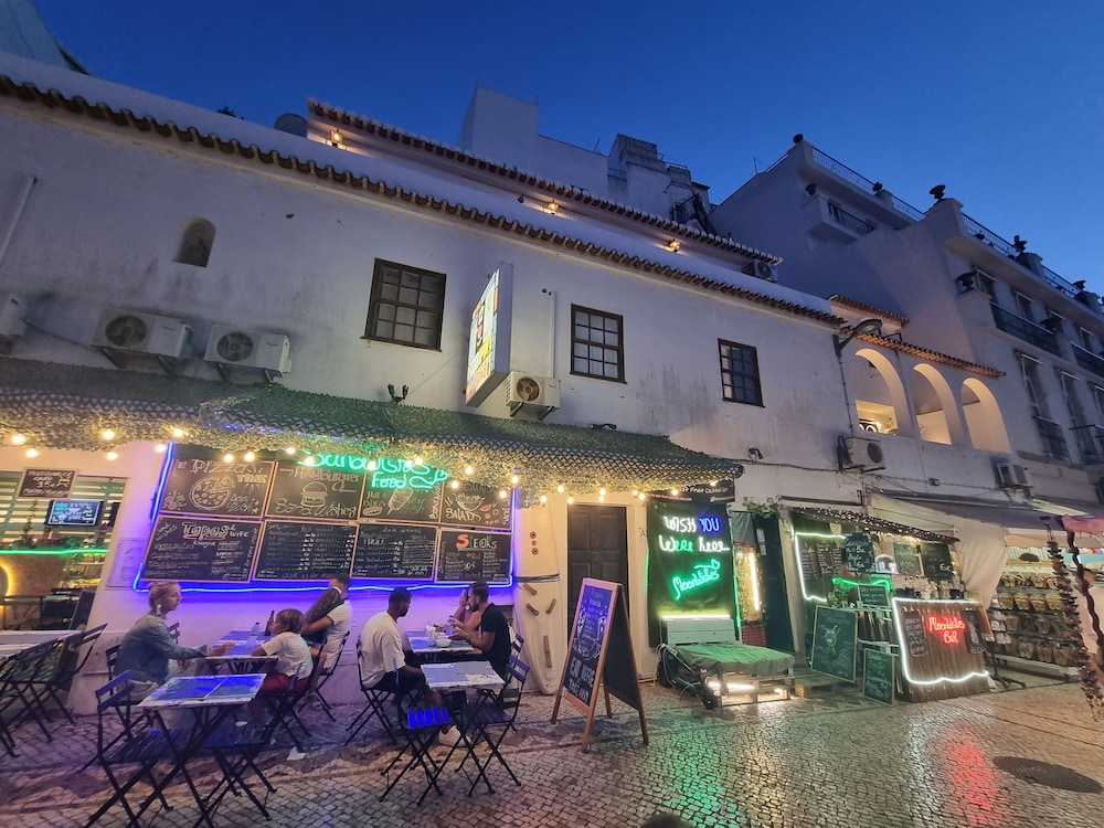 Wonder Charm Guesthouse