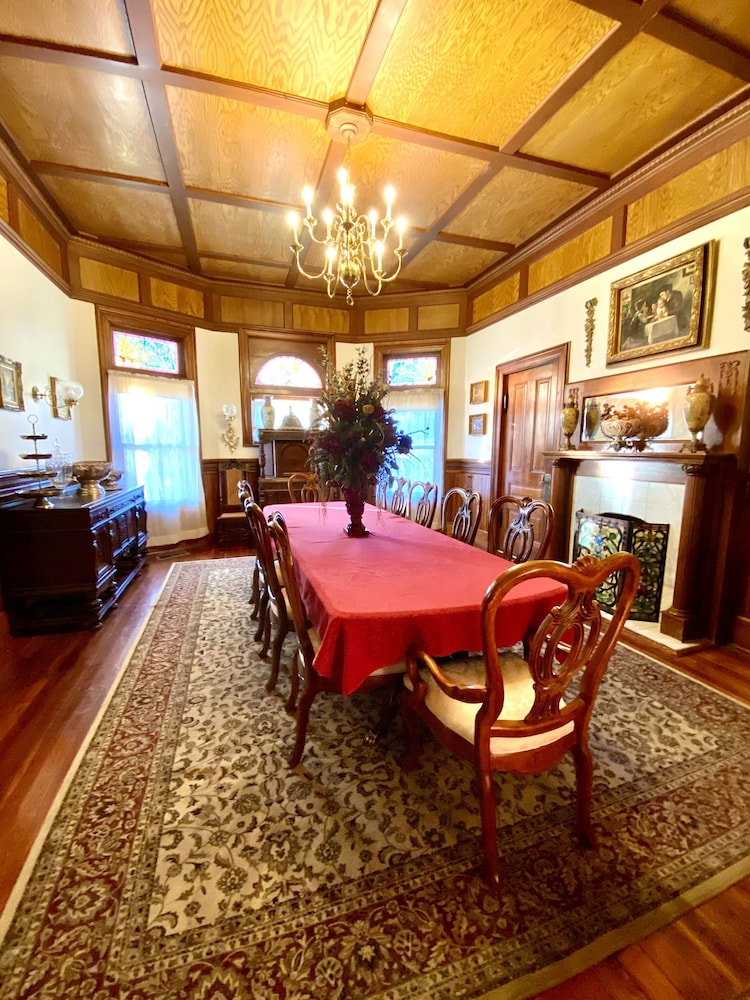Hogan House at Rose Hill B&B
