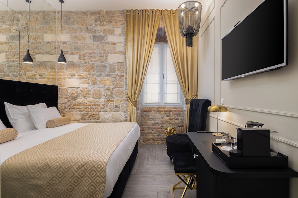 Luxury rooms Golden Palace City Centre