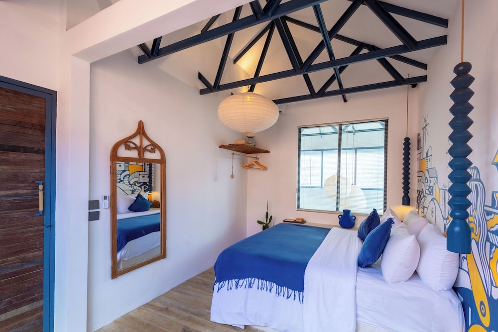 Studio Santorini - 1 BR Loft in Canggu
