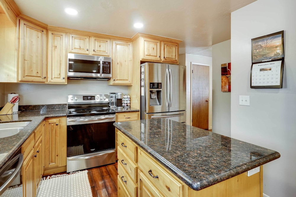 Updated Ranch Apartment w/ Deck - 9 Mi to Downtown - Property Image 19