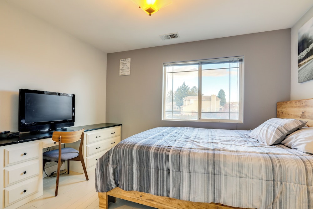 Mtn-view Haven w/ Hot Tub! 28 Mi to Mt Rose Ski