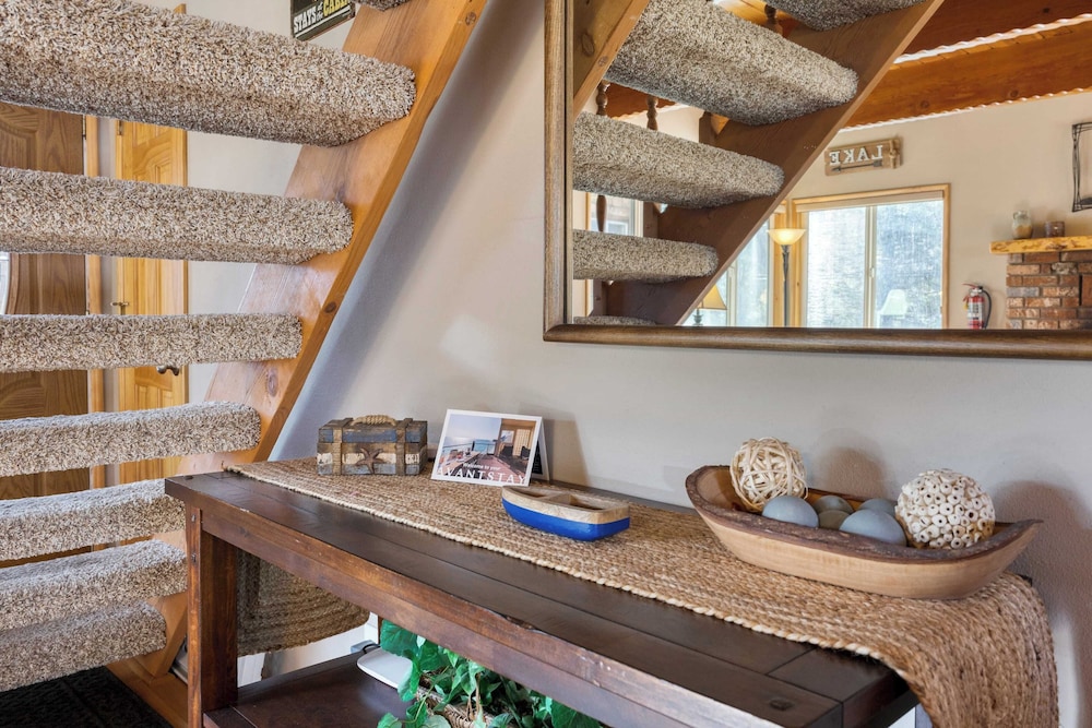 Lakeside in Bearadise by Avantstay Gorgeous Mountain Cabin in Boulder Bay!